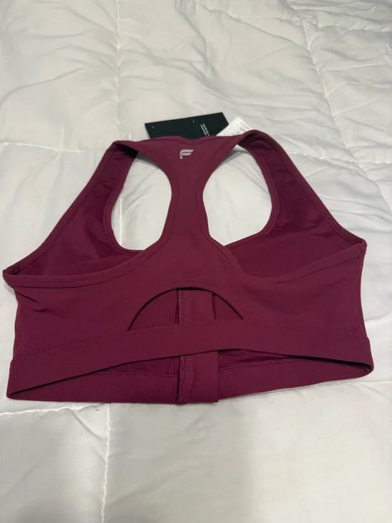 NWT Fabletics Front-Zip Sports Bra in Berry Plum - Picture 3 of 5